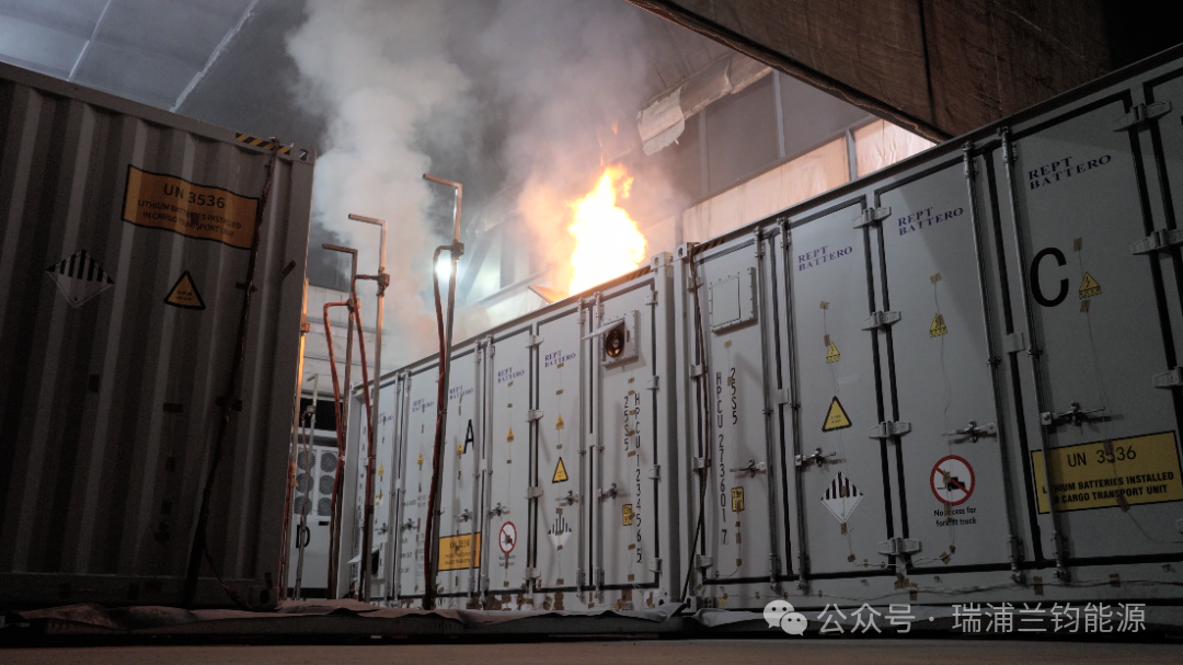 攀登储能安全新高度！今年会储能产品通过大规模火烧测试